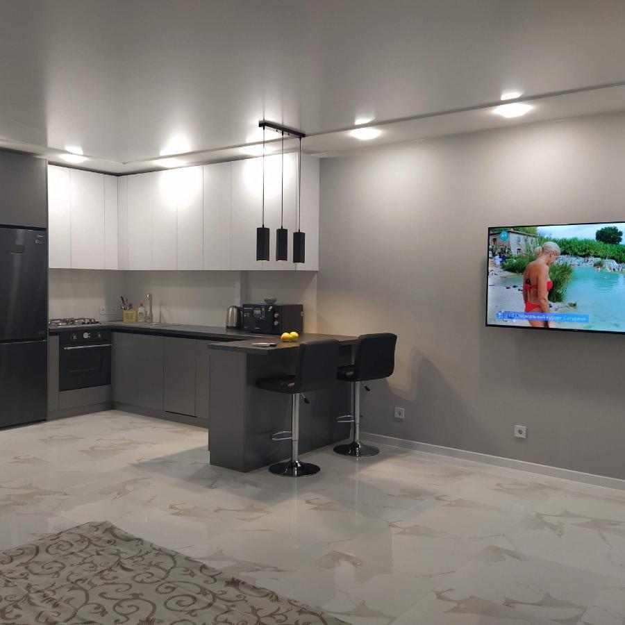 Vip Apartment Near Center Lviv Bagian luar foto
