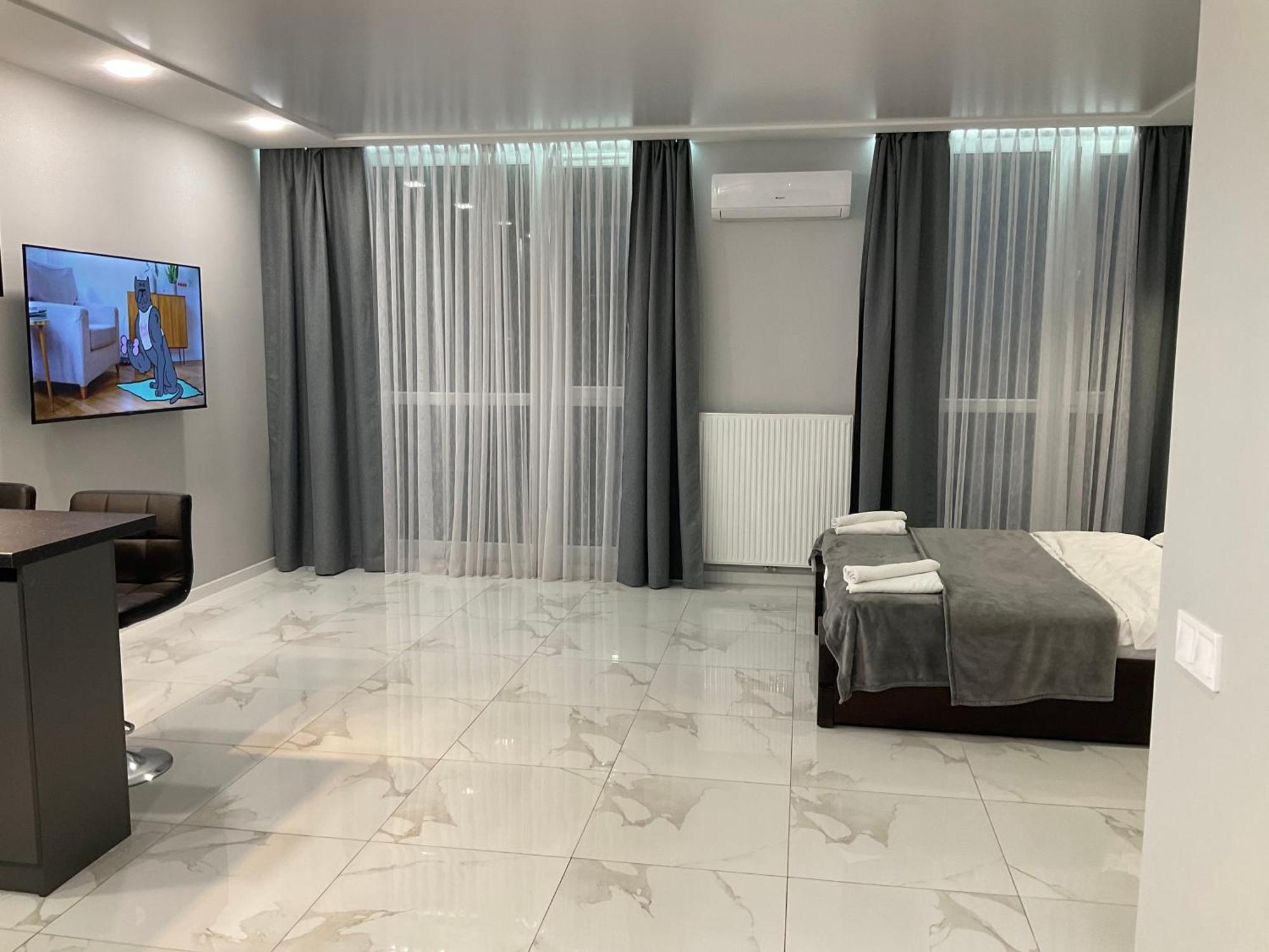 Vip Apartment Near Center Lviv Bagian luar foto
