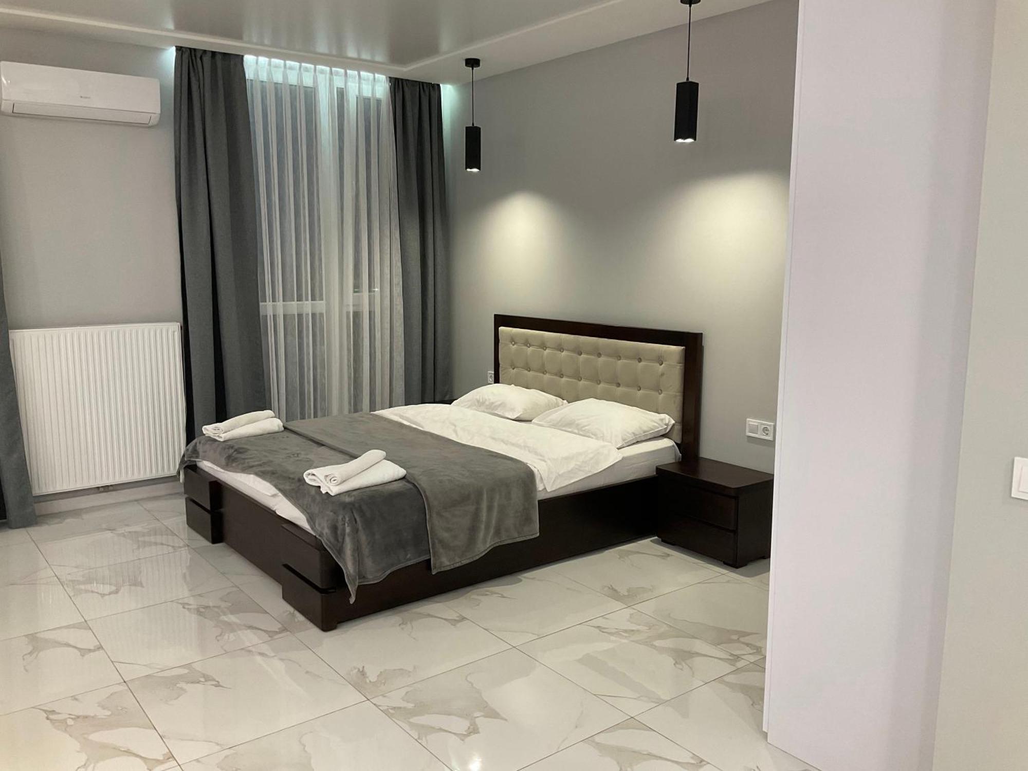 Vip Apartment Near Center Lviv Bagian luar foto